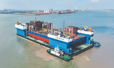 万向官方：全球最大江海移动船坞完成出海运输任务